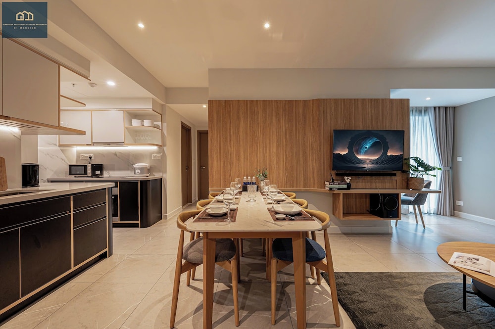 Luxury Apartment, 2 Bedrooms, Balcony, City View