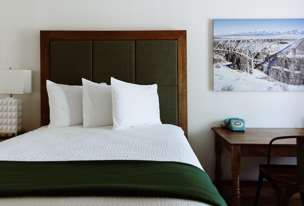 Triple Room, Multiple Beds, Non Smoking photo 2