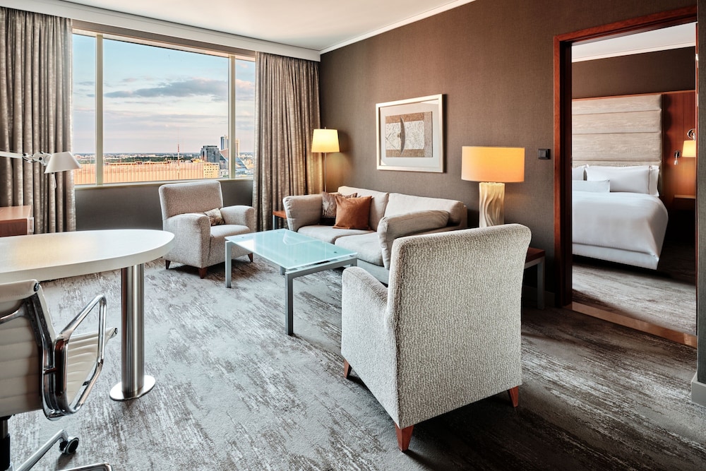 Deluxe Suite, 1 Bedroom - Photo 3