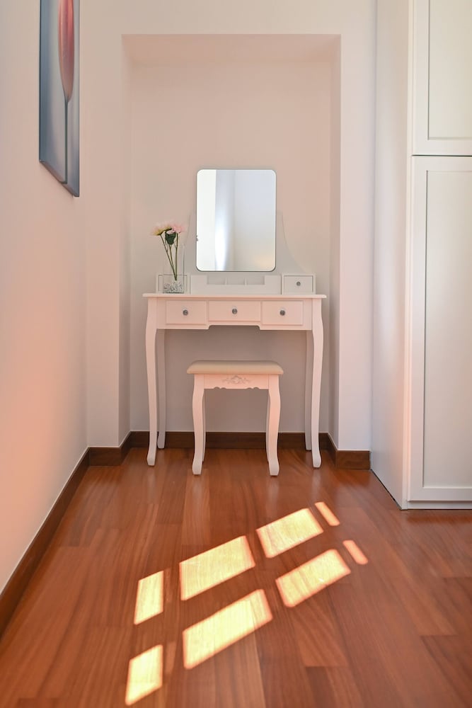One & Only Lake View Apartment in Central Como, Photo 50