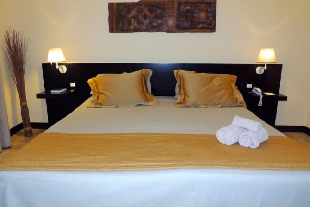 Deluxe Double or Twin Room - Photo 4