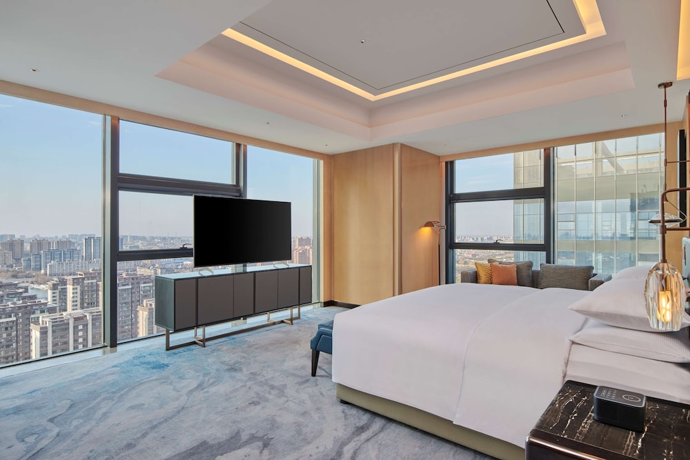 King Premium Suite photo 2