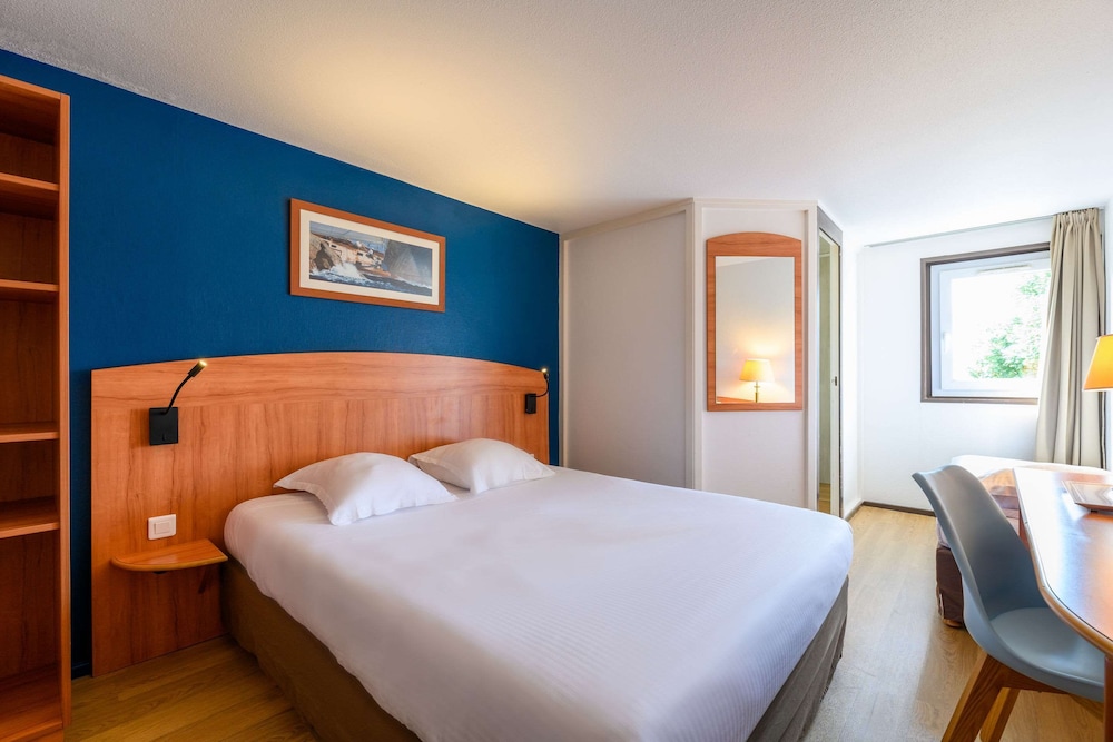 Room, Multiple Beds, Non Smoking - Photo 2
