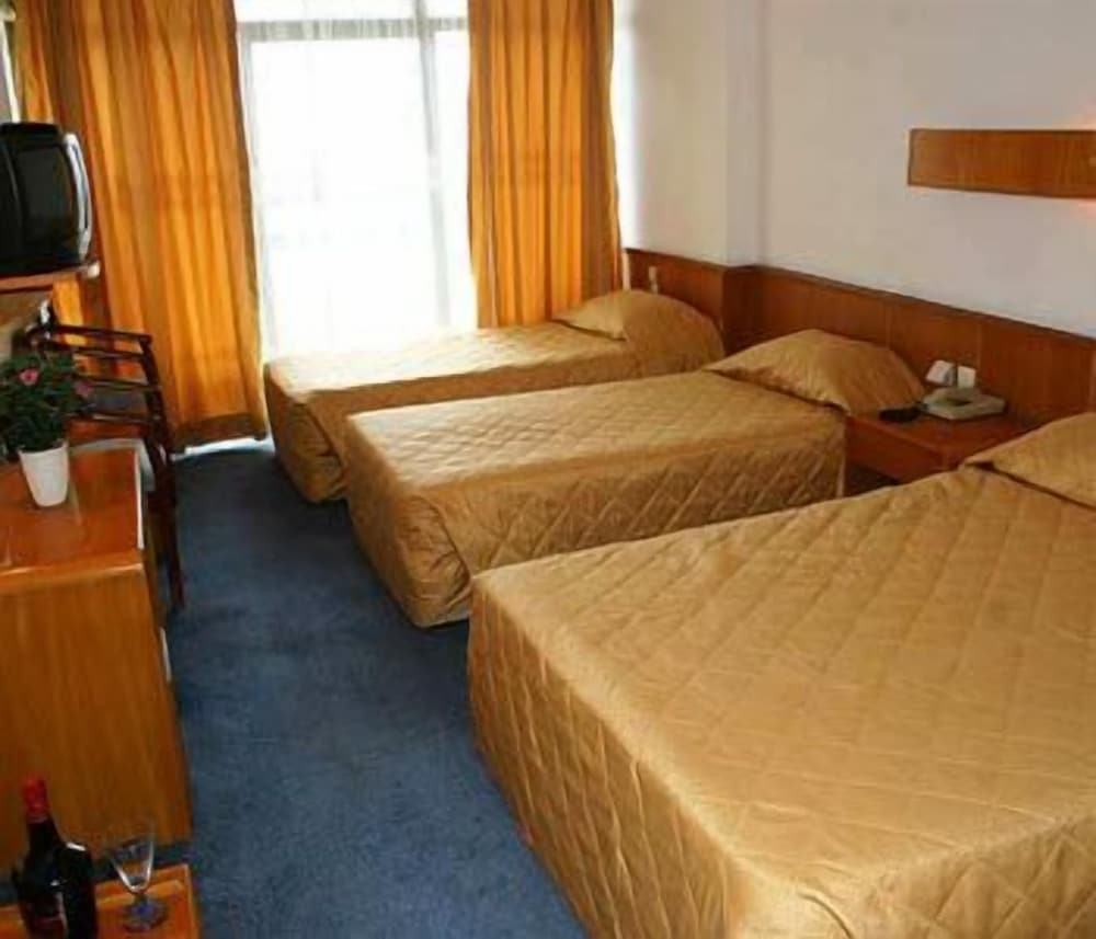 Large Room photo 1