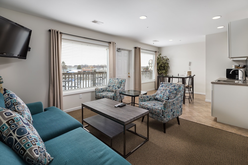 Master Suite - 36
