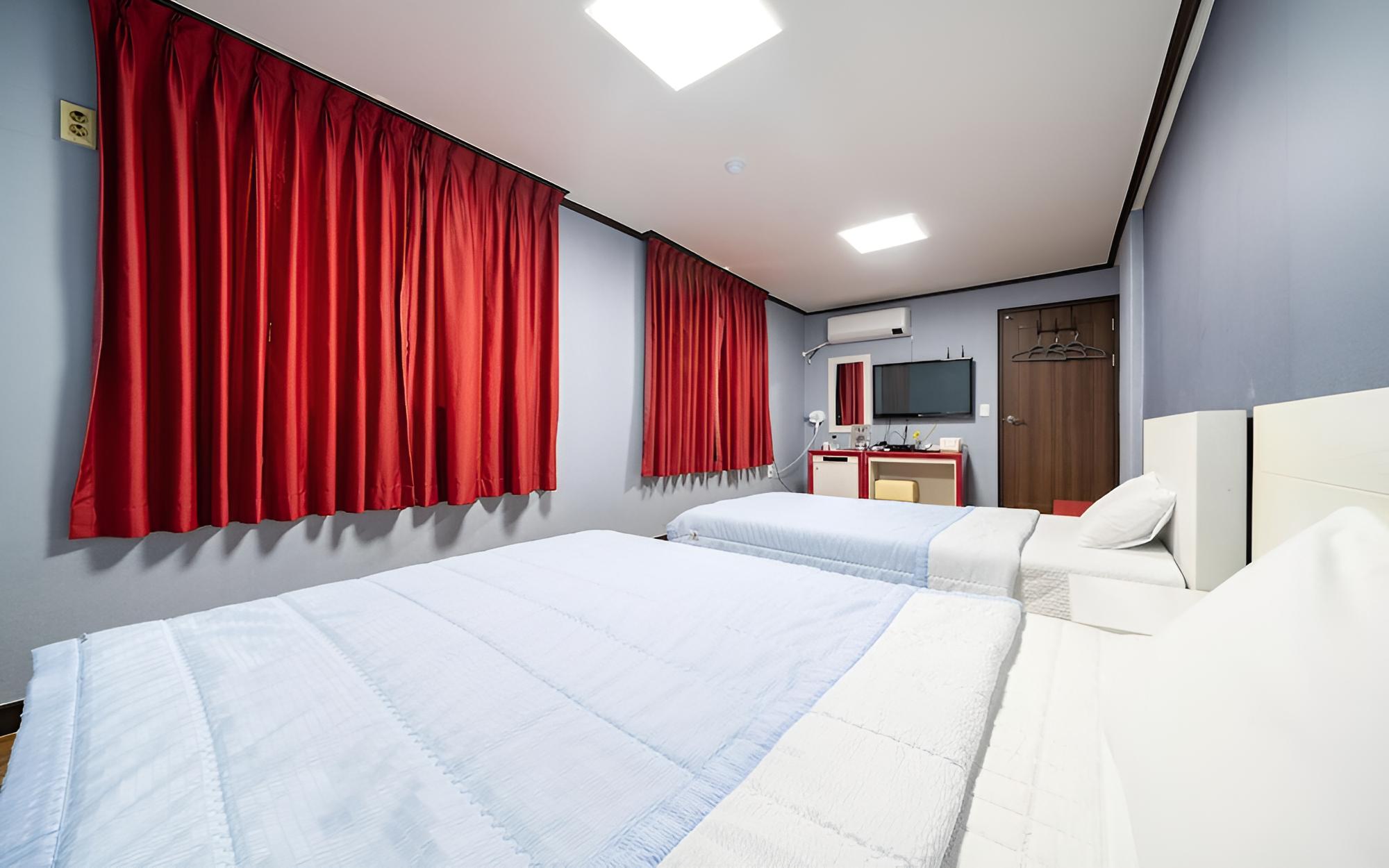 Room (Twin (OTT)) - Photo 5