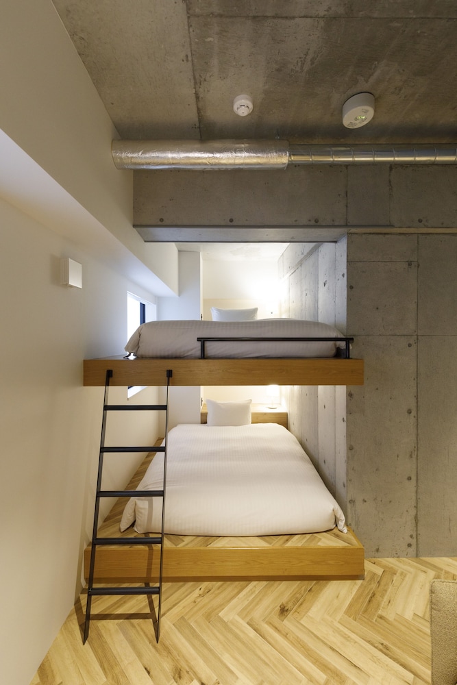 Standard Room with Sofa - Photo 6