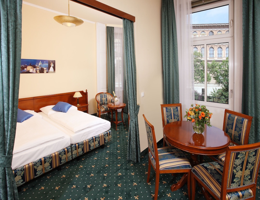 Apartment, Multiple Beds, Non Smoking thumbnail 6