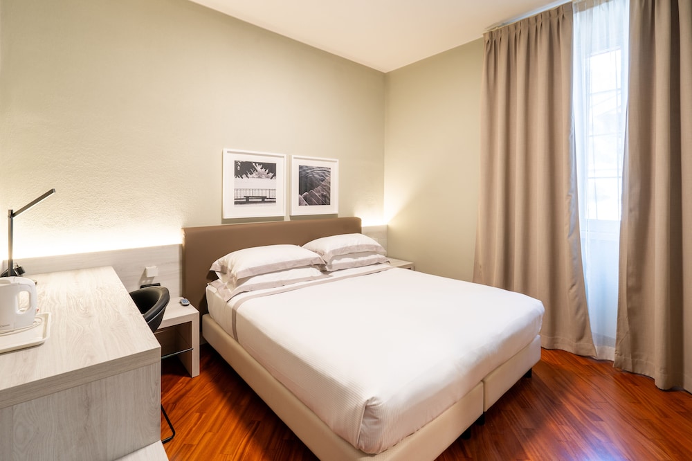 Small Double Room (no elevator) - Photo 3