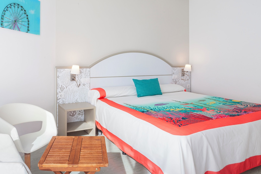 Double Room, Terrace, Partial Sea View - Photo 4