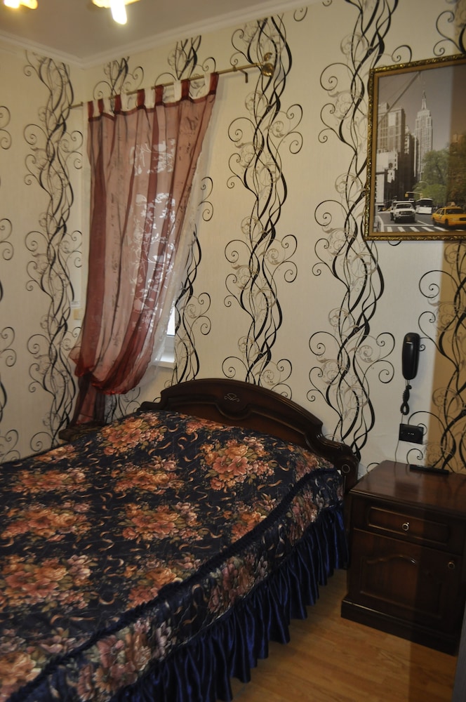 Family Room photo 2