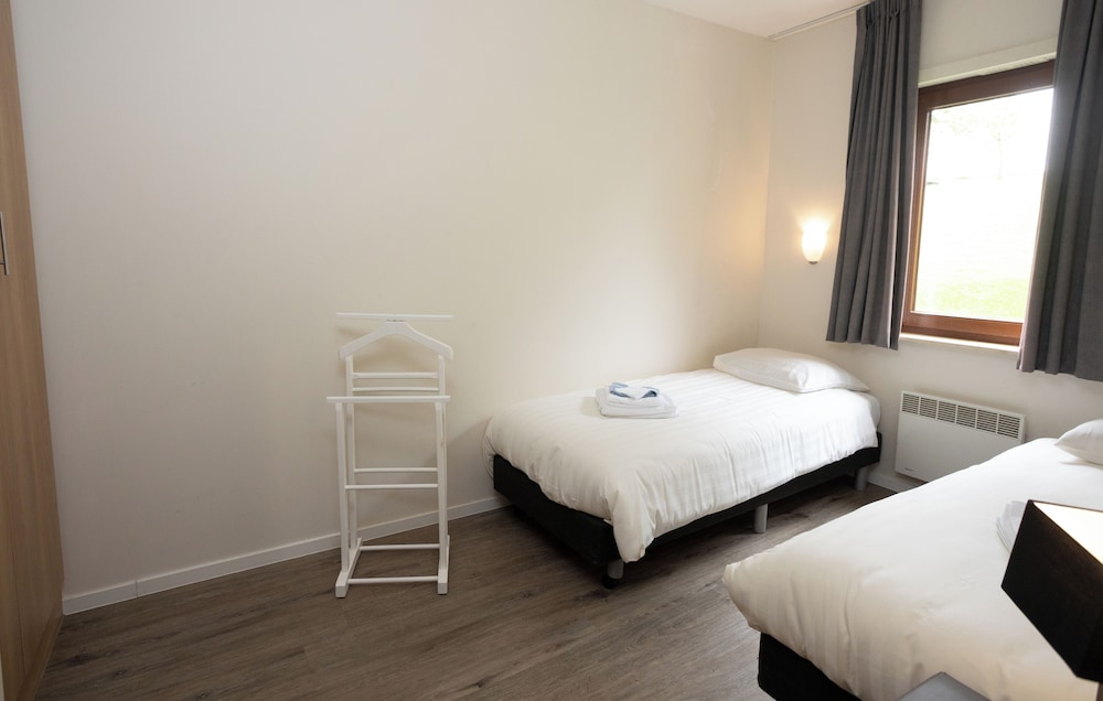 Bungalow (8 People) photo 2