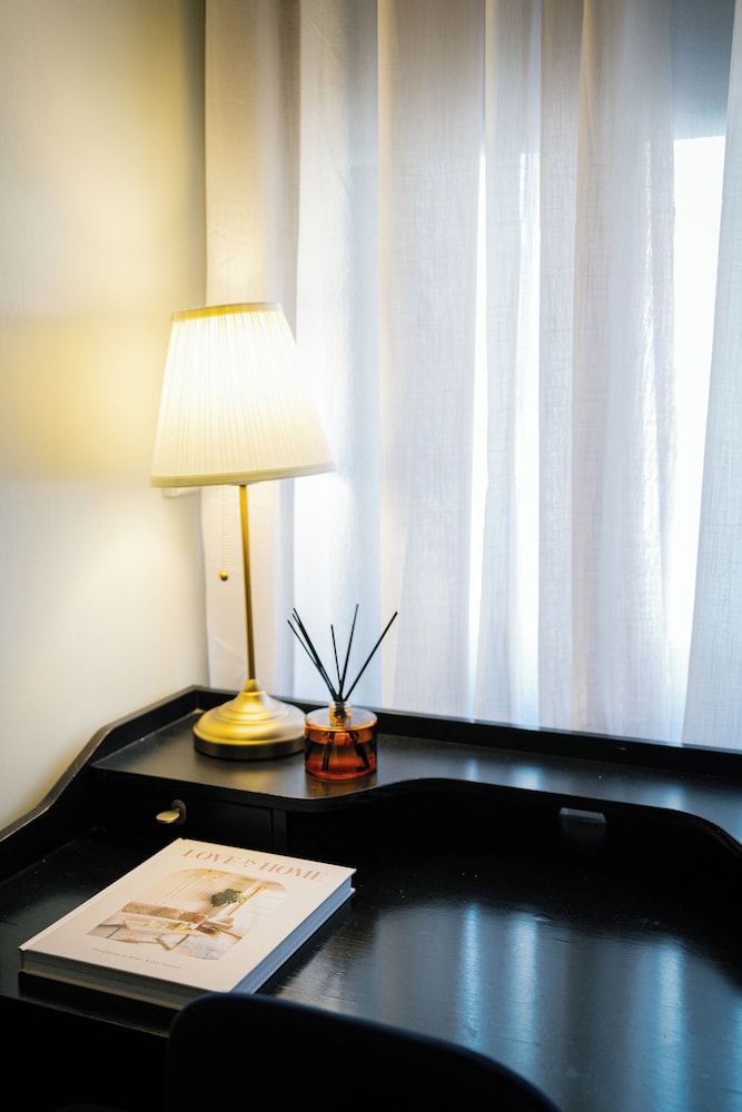 Deluxe King Manor with Ensuite