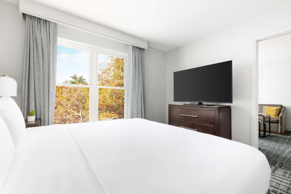 Suite, 1 King Bed - Photo 2
