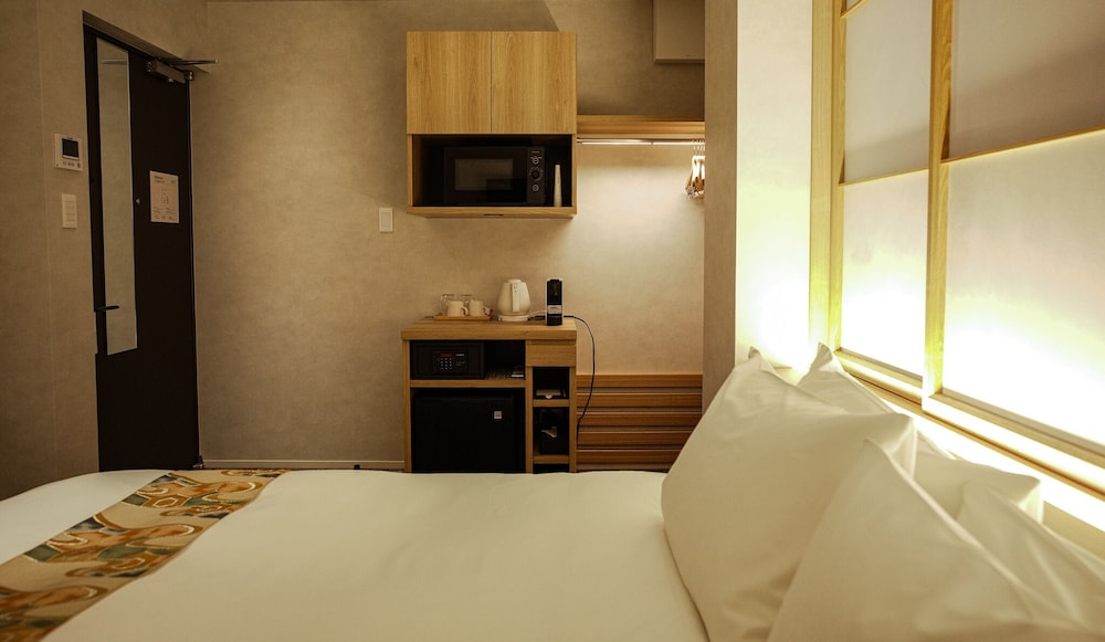 Economy Double Or Twin Room, 1 Bedroom, Non Smoking, Microwave photo 3