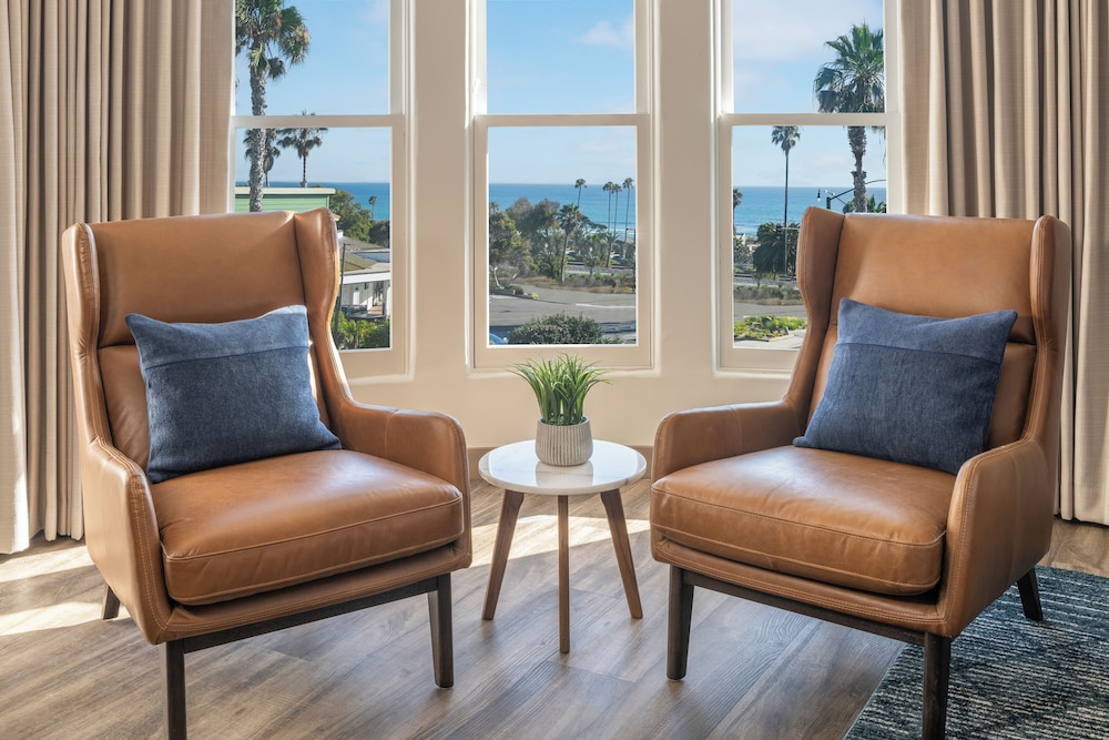 Room, 1 King Bed, Fireplace, Ocean View - Photo 8