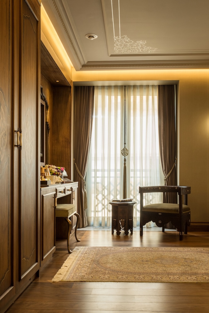 Available room thumbnail 5