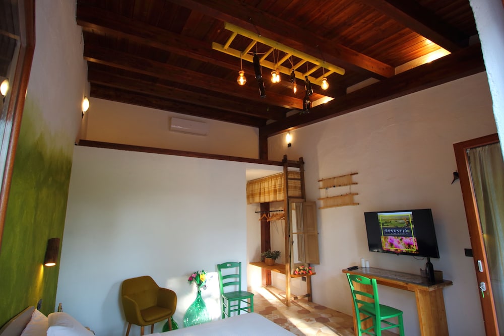Superior Double or Twin Room, Garden View, Ground Floor photo 2