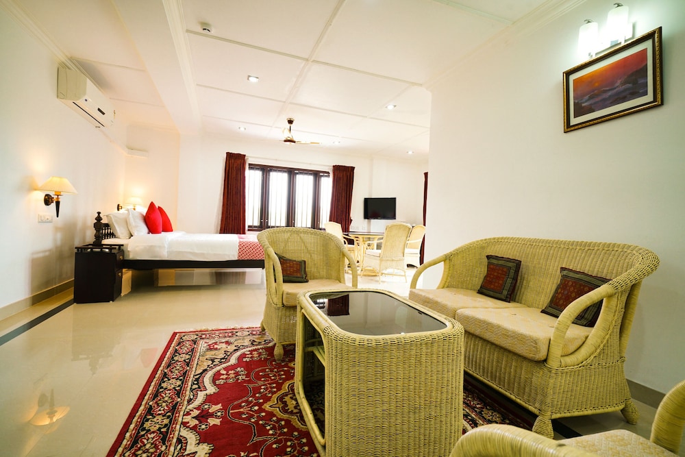 Suite, 1 King Bed photo 3
