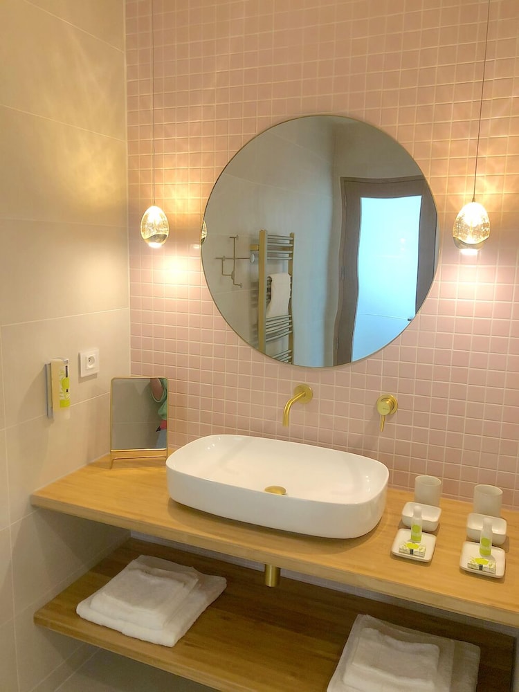 Deluxe Suite, Ensuite, Garden View (Cosmopolitan) - Photo 12