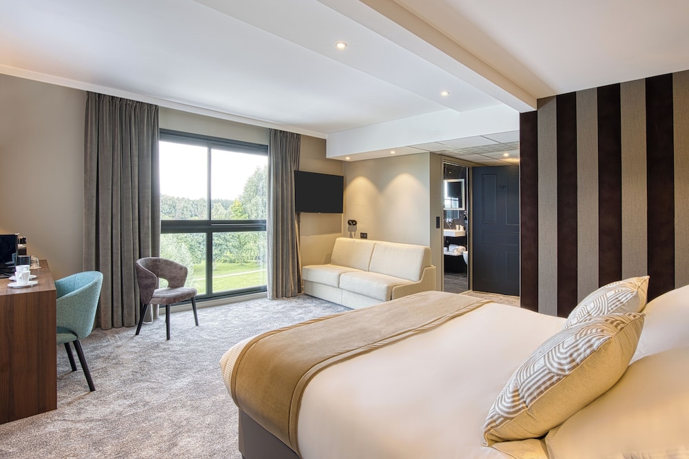 Exclusive Room, 1 King Bed, Non Smoking, Golf View - Photo 1