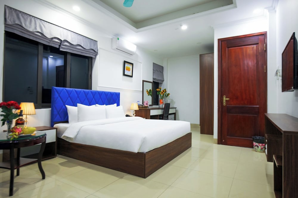 Junior Double or Twin Room, Courtyard View