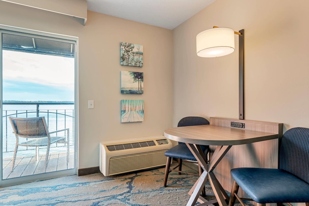 Suite, 2 Queen Beds, Non Smoking (Upgrade) - Photo 4