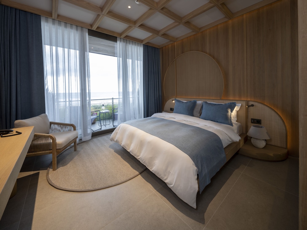 Deluxe Room - Sea View - Photo 4
