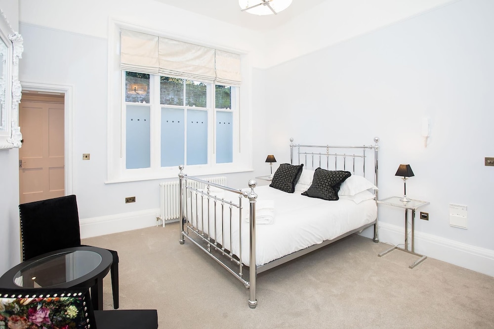 Standard Double Room, Ensuite photo 3