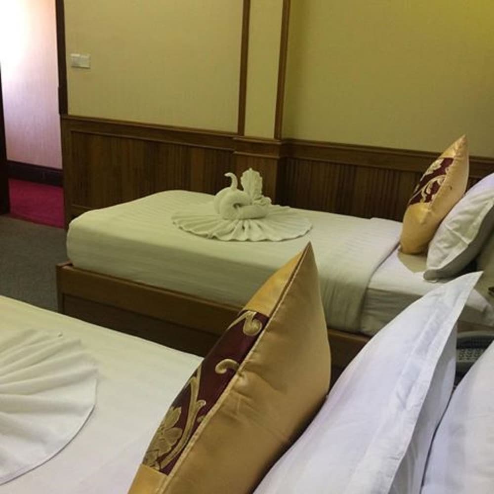Standard Twin Room, 2 Twin Beds, Private Bathroom, City View photo 1