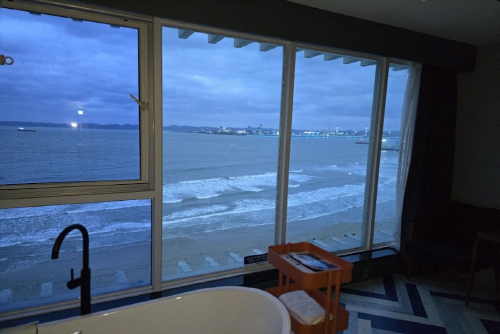 Royal Suite, Ocean View photo 3