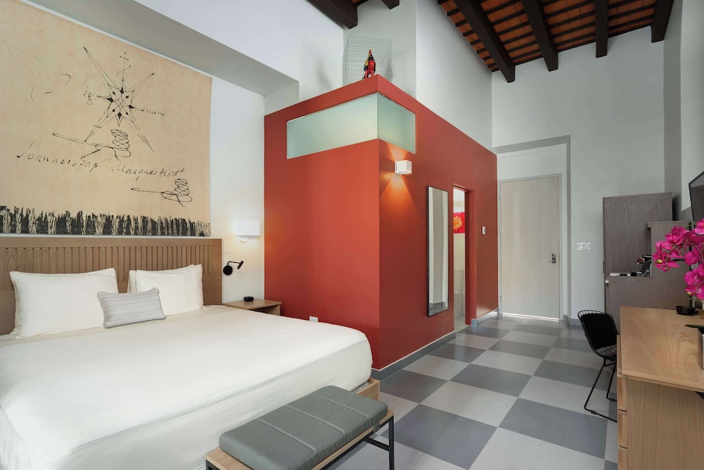 Room, 1 Bedroom (Emissary)