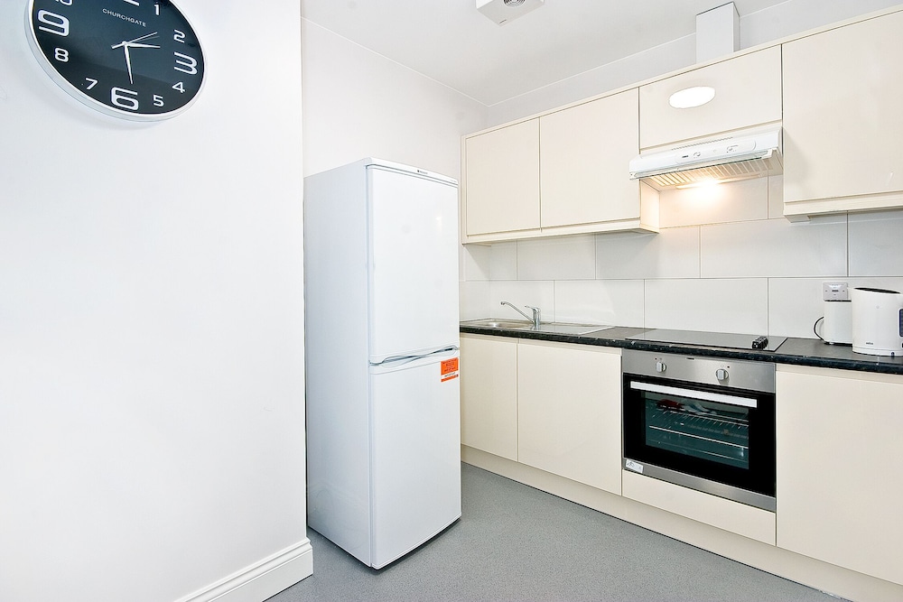 Eldon Chambers Pod 2 photo 3
