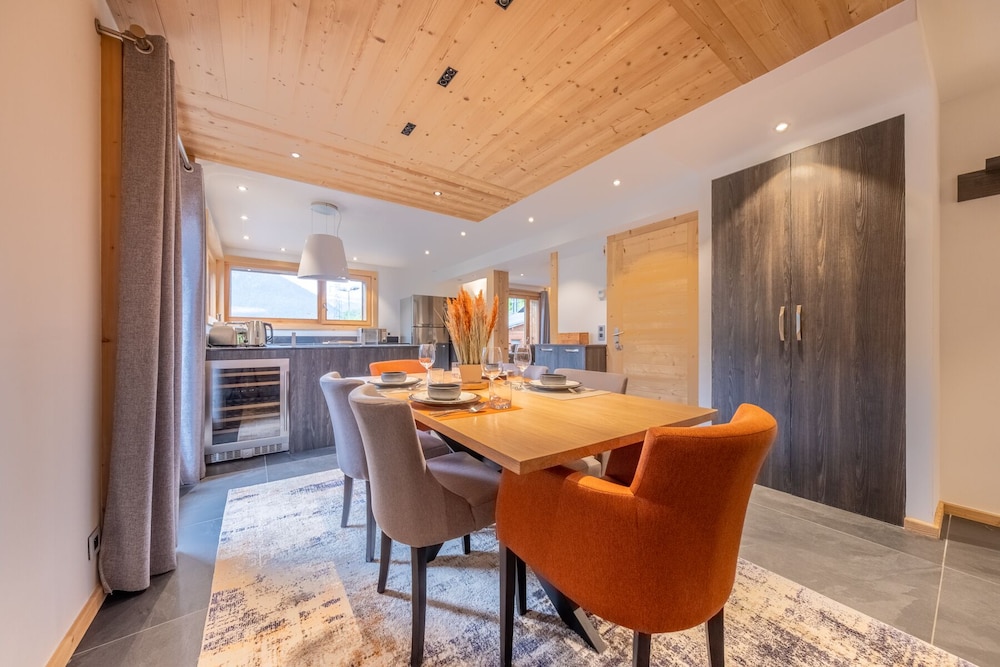 Deluxe Apartment, Ensuite, Mountain View (Pointe de Nyon) photo 2
