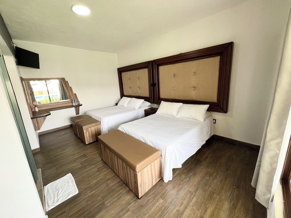 Basic Quadruple Room, Garden View