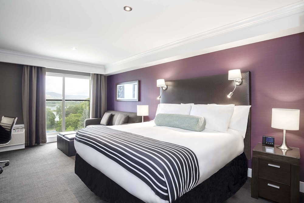Grand Room, 1 King Bed with Sofa bed, Park View photo 1