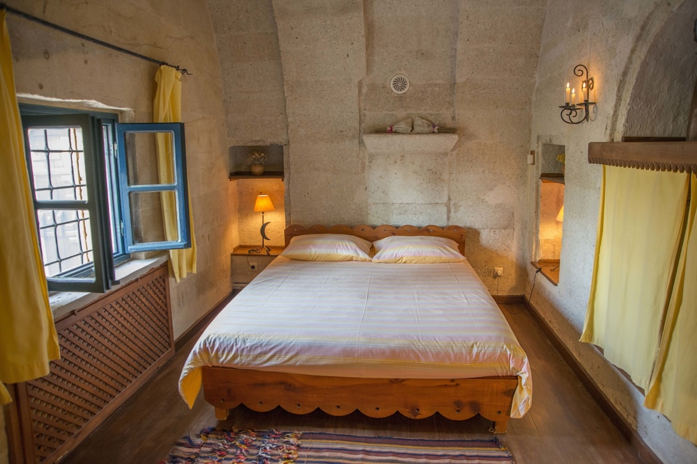 Traditional House, 2 Bedrooms, Patio, Valley View photo 3