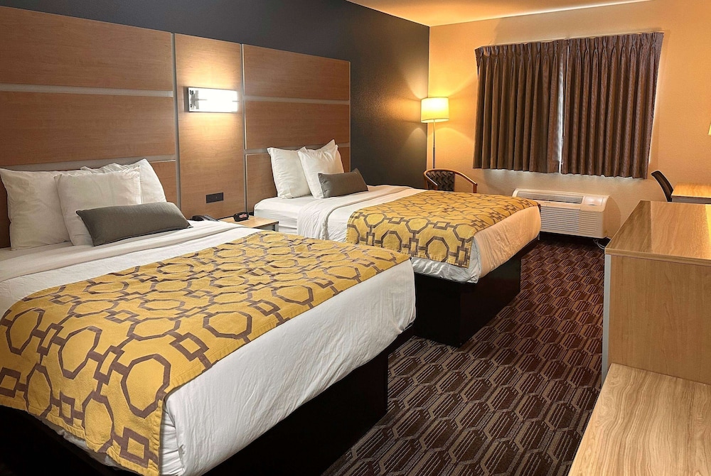 Room, 2 Queen Beds - Photo 1