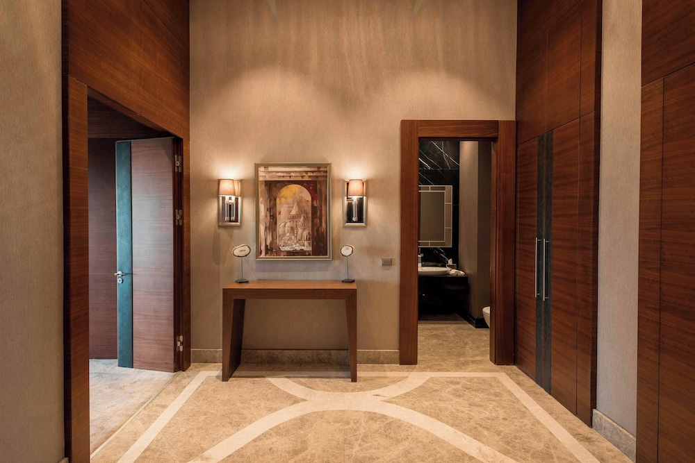 Presidential Suite, 1 King Bed thumbnail 6