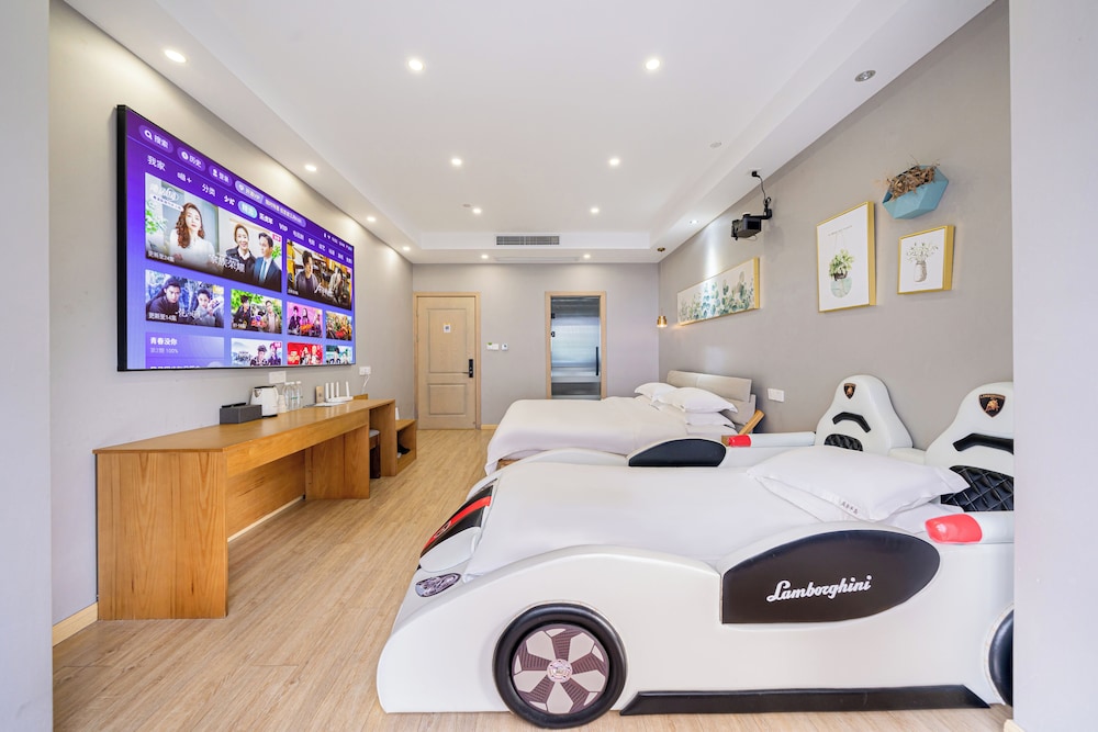 Signature Quadruple Room