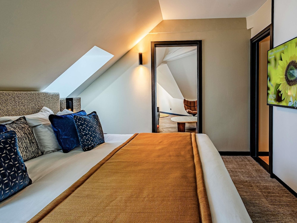 Suite, 1 King Bed