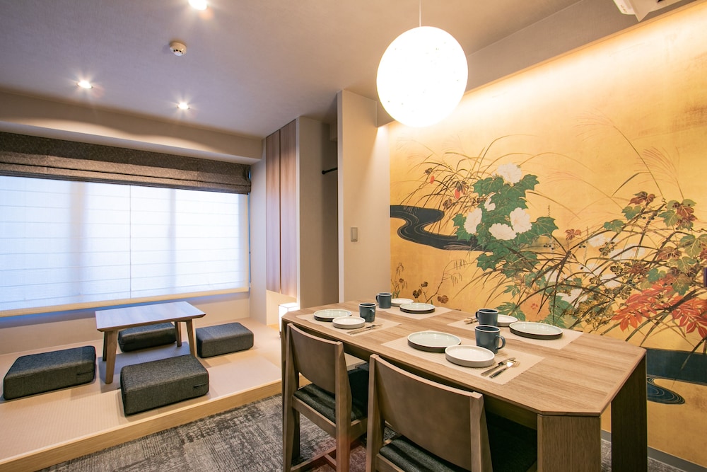 Superior Suite 1BR with 4beds, Non Smoking thumbnail 5