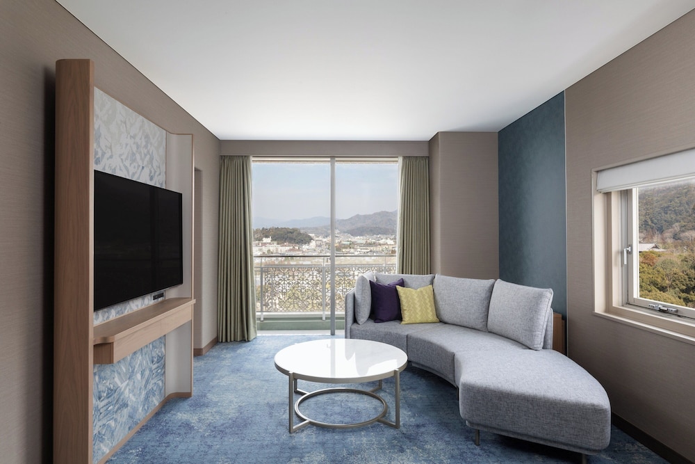 Junior Suite, 1 King Bed (View) - Photo 5