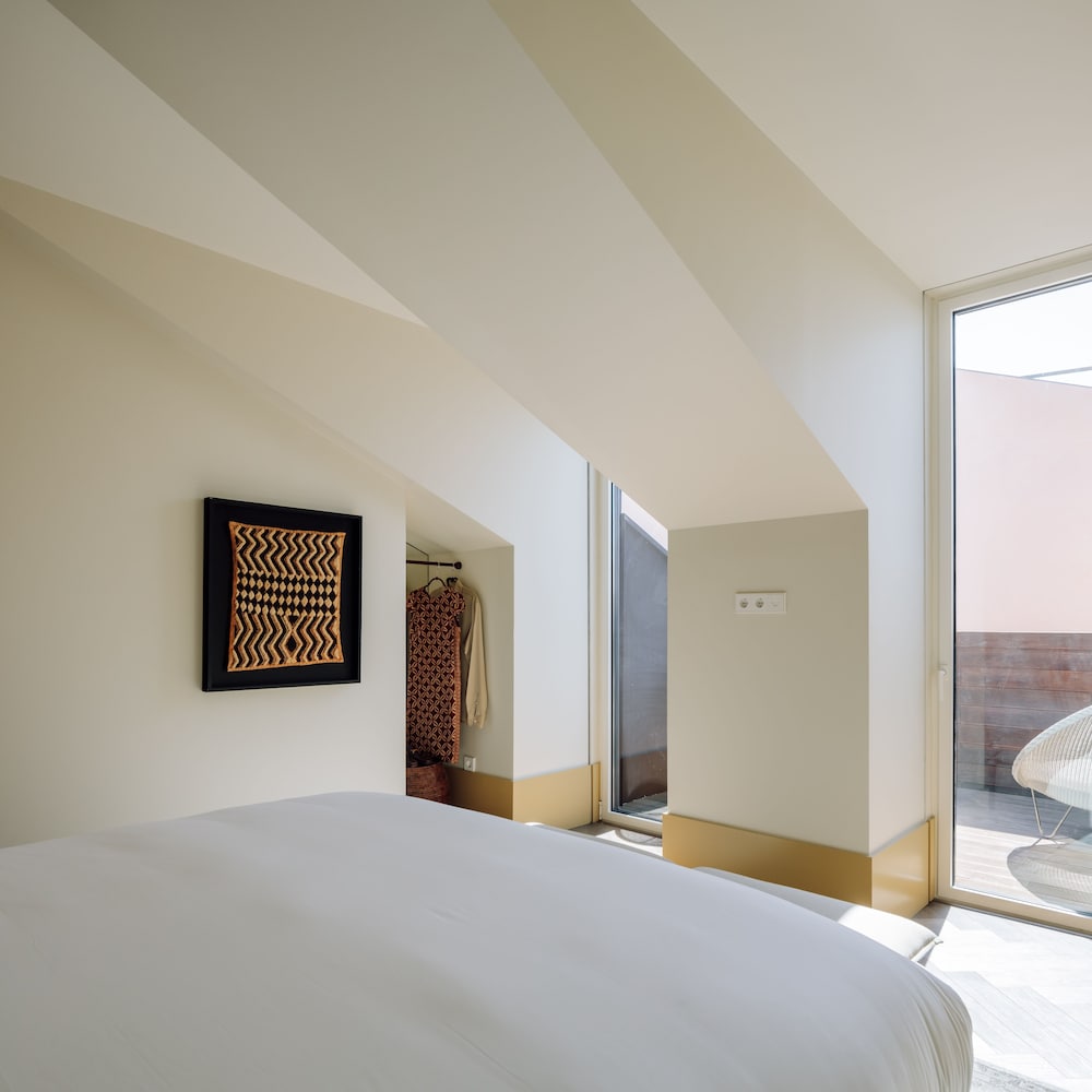 Signature Suite, 1 King Bed, Balcony
