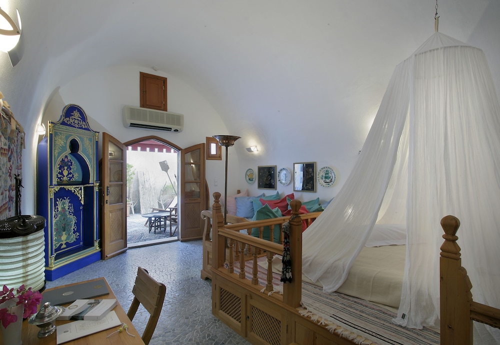 Honeymoon Suite photo 2