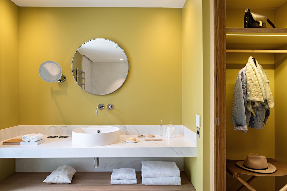 Junior Suite, 1 King Bed, Tower (Eiffel Tower View) - Photo 6
