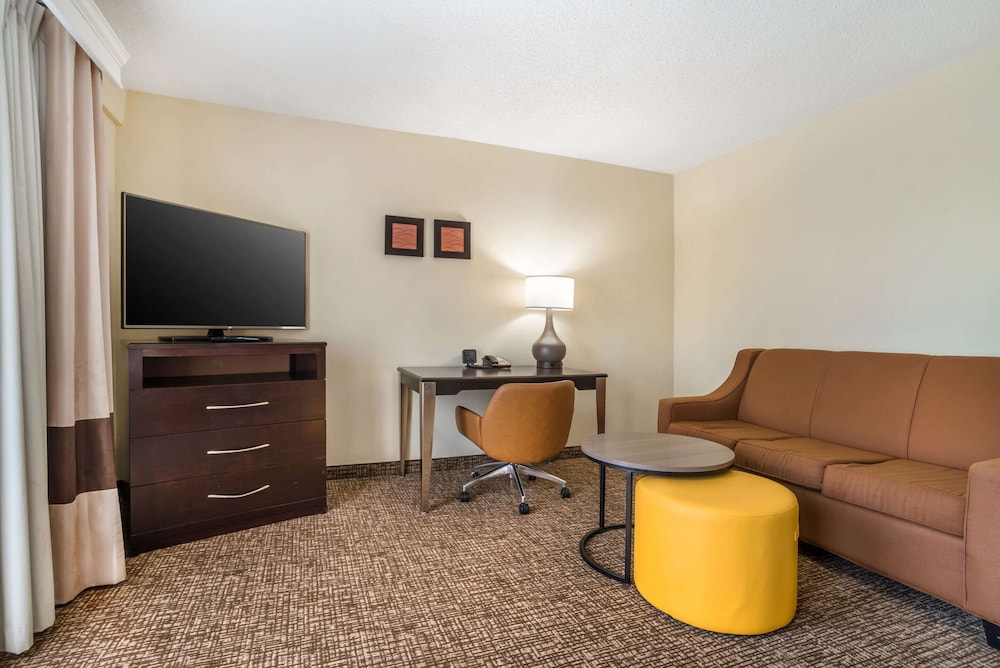 Business Suite, Multiple Beds, Non Smoking - Photo 3