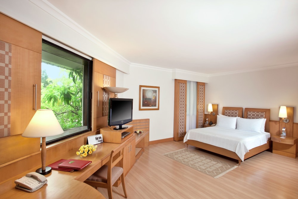 Premier Suite - Photo 6