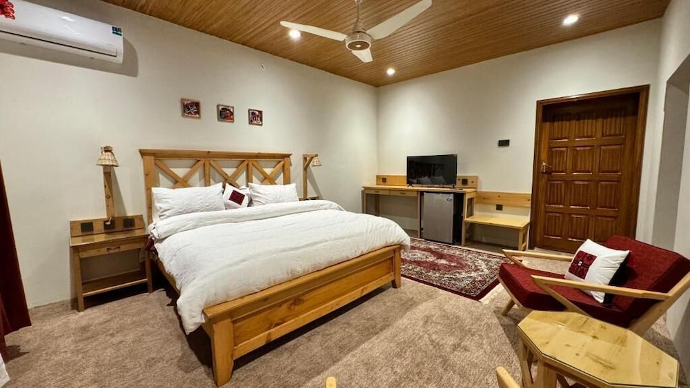Deluxe Double or Twin Room photo 3