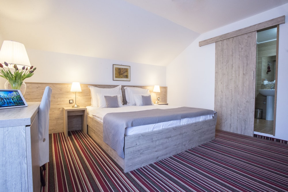 Double Room, Balcony - Photo 4